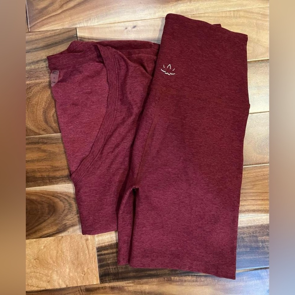 Beyond Yoga Tshirt & Biker set
